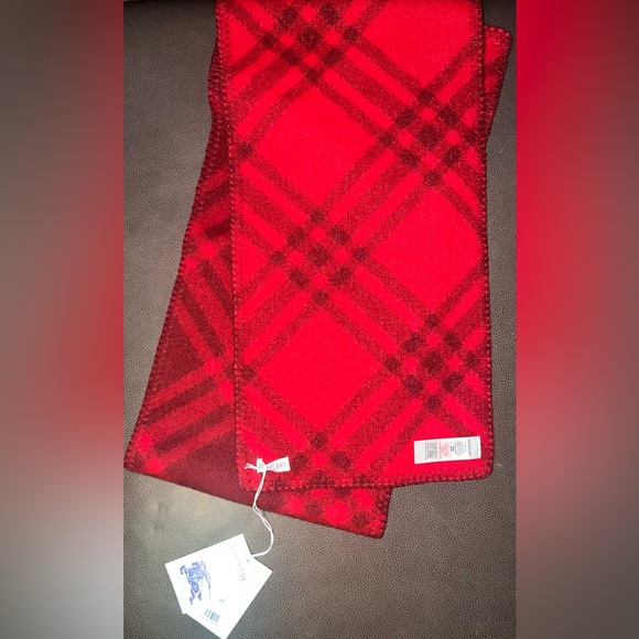 Burberry Equestrian Knight Detail Check Wool Scarf - Picture 2 of 4